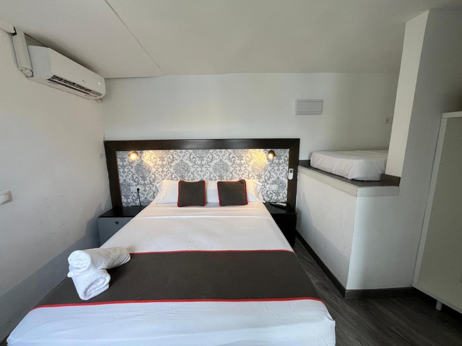 Hello Feria Hotel Madrid Ngoại thất bức ảnh